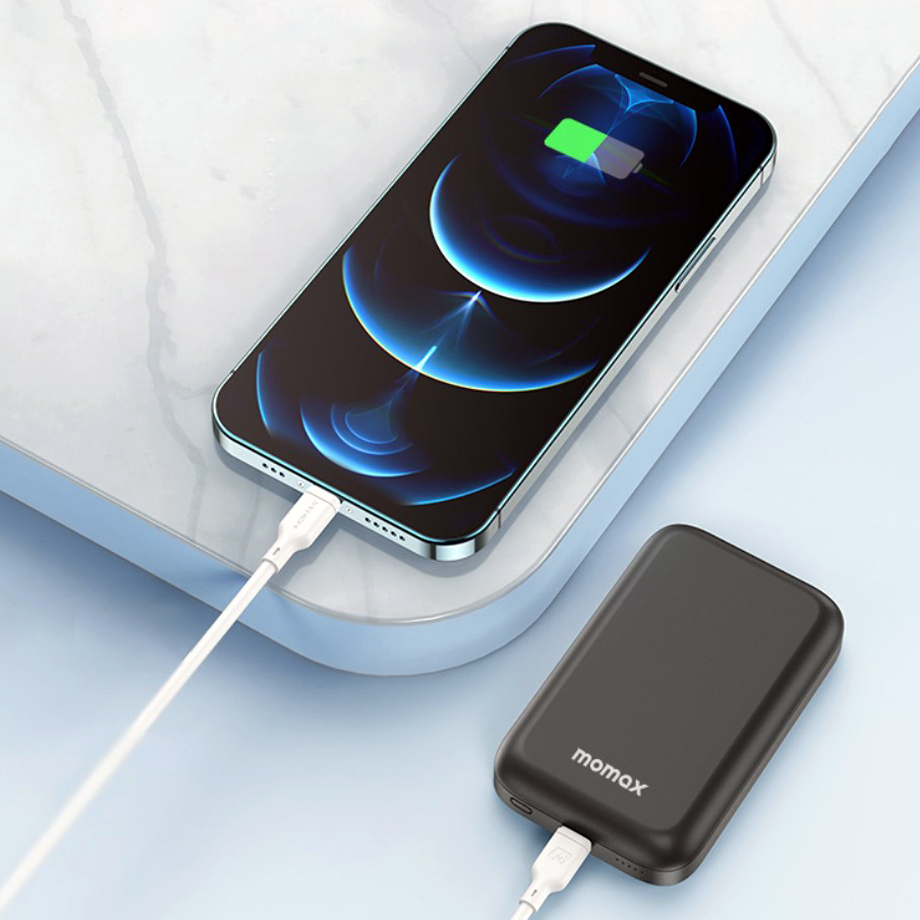 Momax 5000mAh MagSafe Power Bank / USB-C Wireless Charger (Grey)