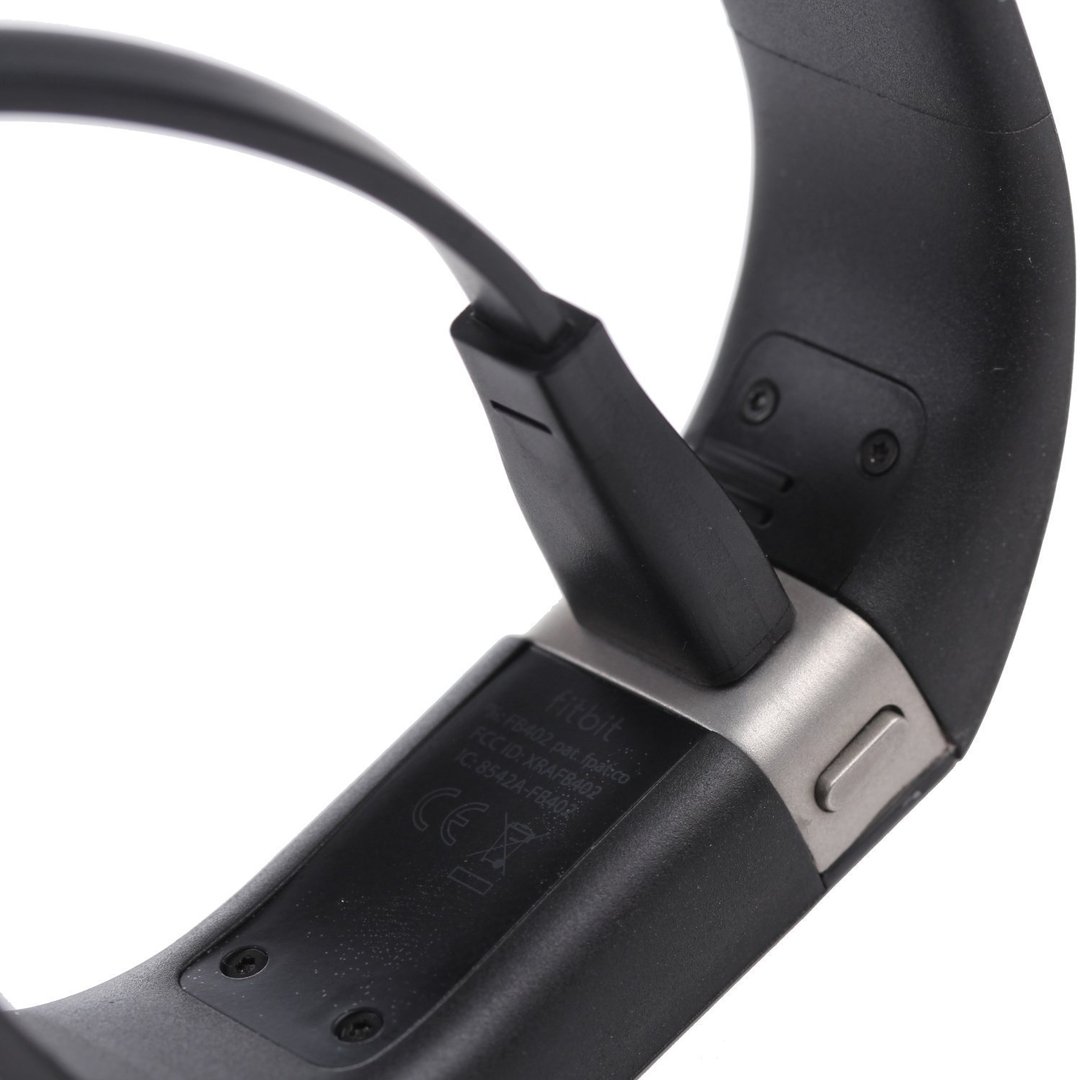 fitbit with 3 prong charger